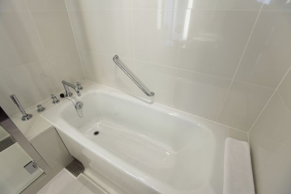 Cost of Bathtub Repair in Toledo